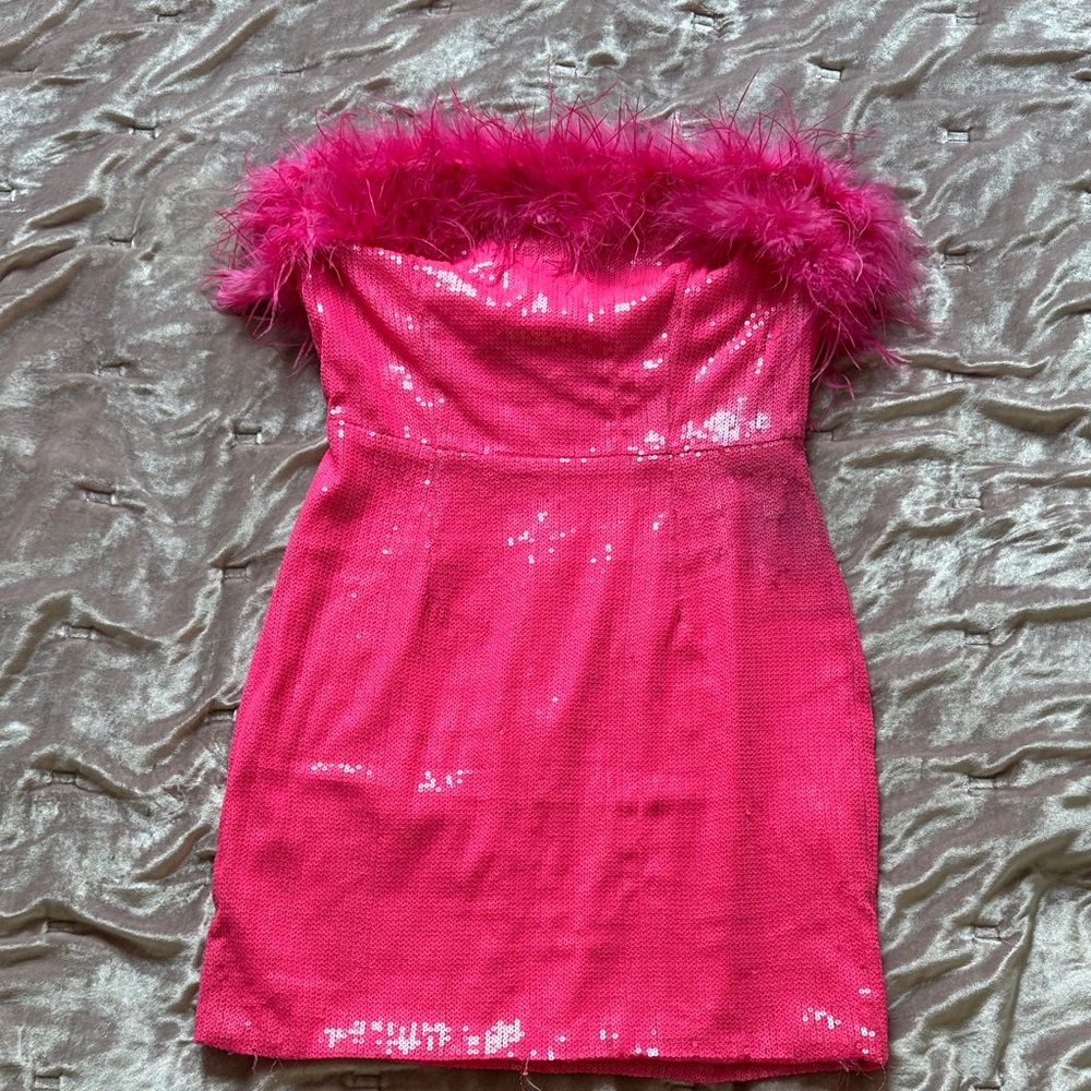 Chic Strapless Hot Pink Dress with Feather Detail